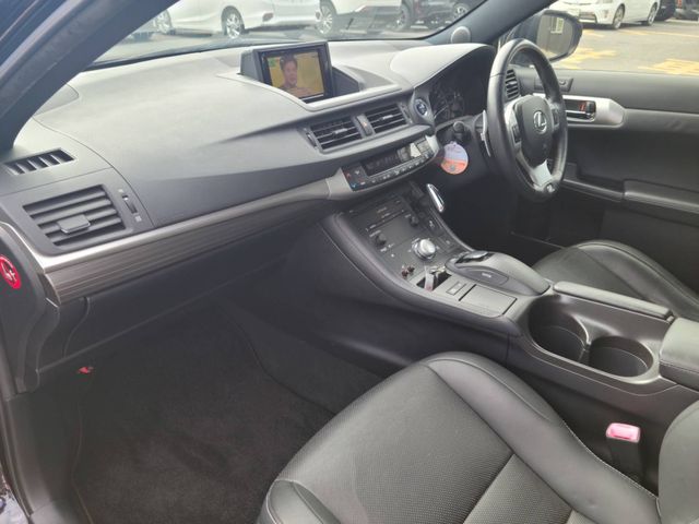 Lexus CT 2012-10 8843-21