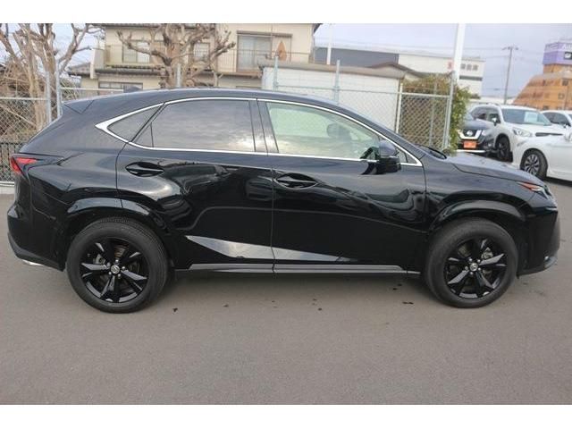 Lexus NX 2017-03 27800-2