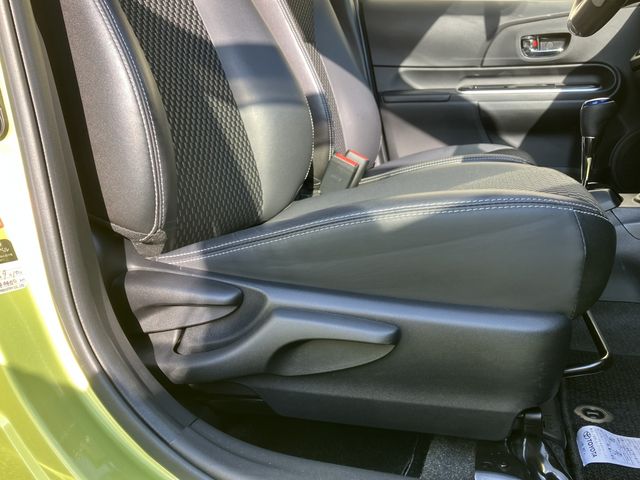 Toyota AQUA 2015-04 7847-13