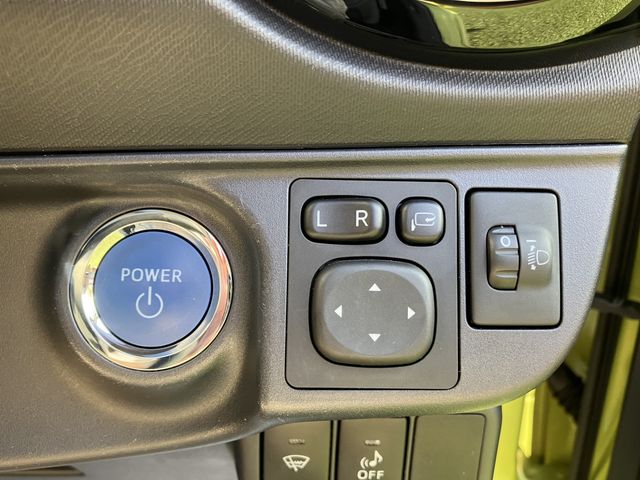 Toyota AQUA 2015-04 7847-16