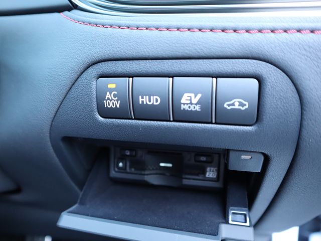 Lexus LS 2023-07 194749-19