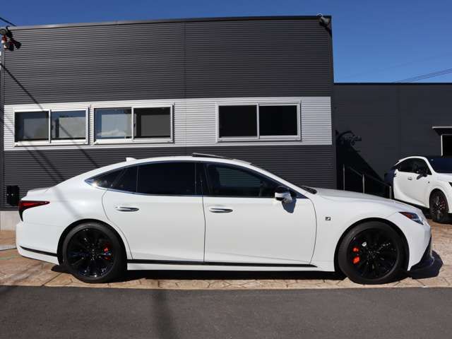 Lexus LS 2023-07 194749-3