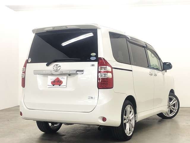 Toyota NOAH 2011-09 13734-2