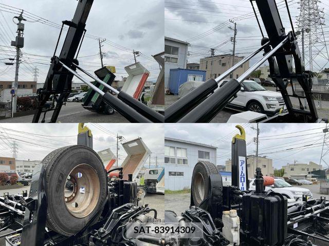 Mitsubishi FIGHTER 2006-07 388893-13