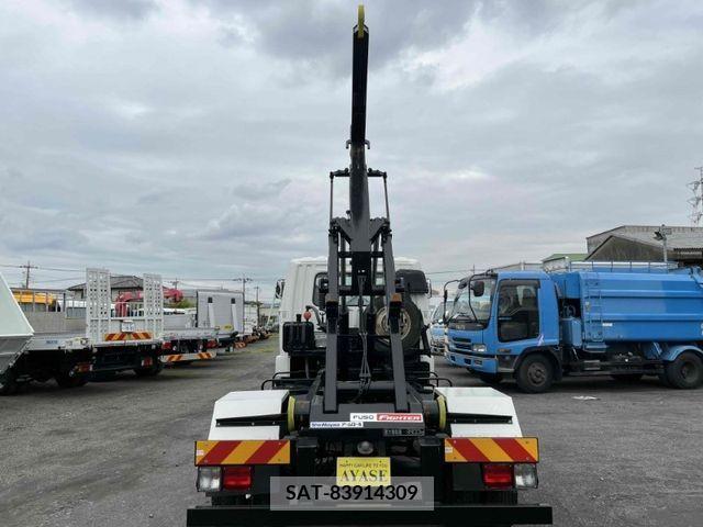 Mitsubishi FIGHTER 2006-07 388893-9
