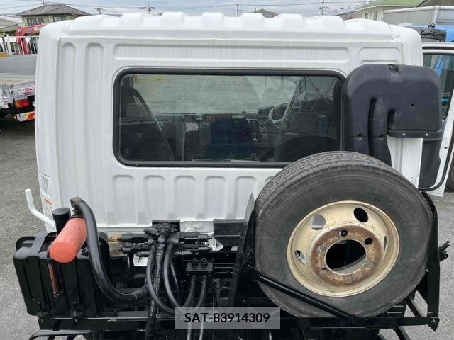 Mitsubishi FIGHTER 2006-07 388893-15