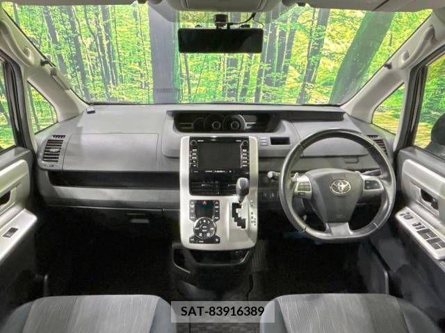 Toyota NOAH 2010-07 321296-1