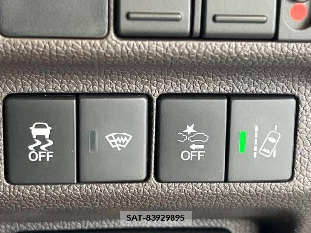 Honda FREED 2018-03 330930-2