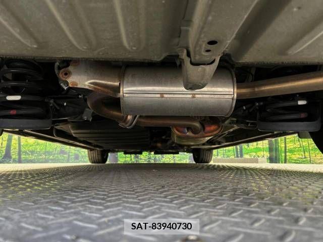 Toyota VOXY 2016-10 217358-19