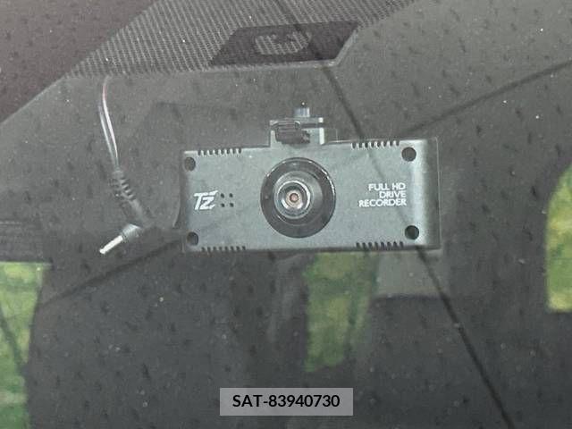 Toyota VOXY 2016-10 217358-6