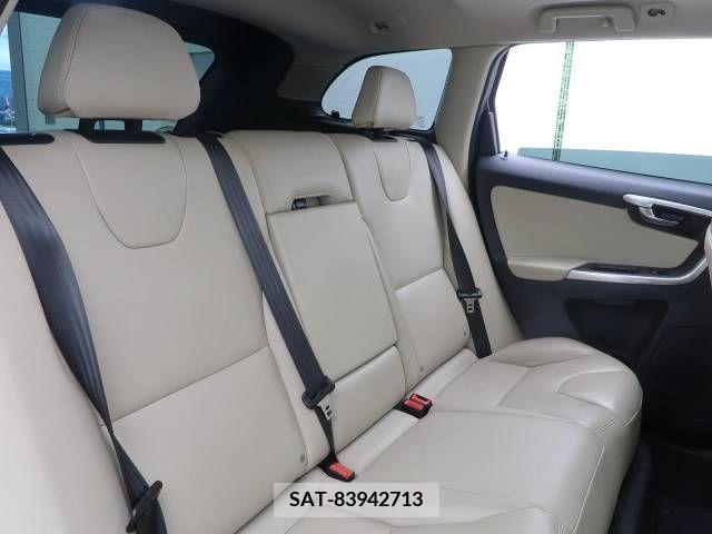 Volvo XC60 2015-06 341988-10