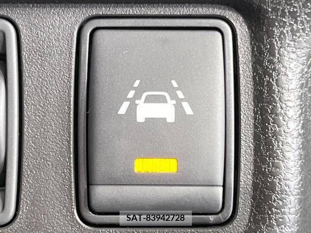 Nissan NOTE 2017-02 305353-6