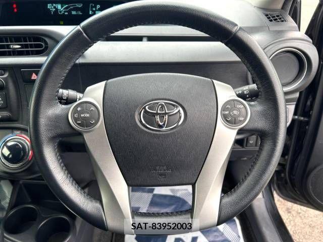 Toyota AQUA 2014-07 260638-11