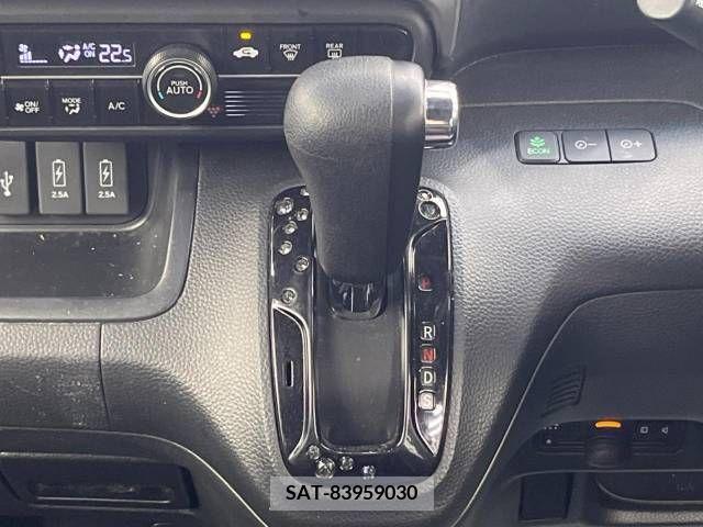 Honda N BOX CUSTOM 2018-05 250947-12