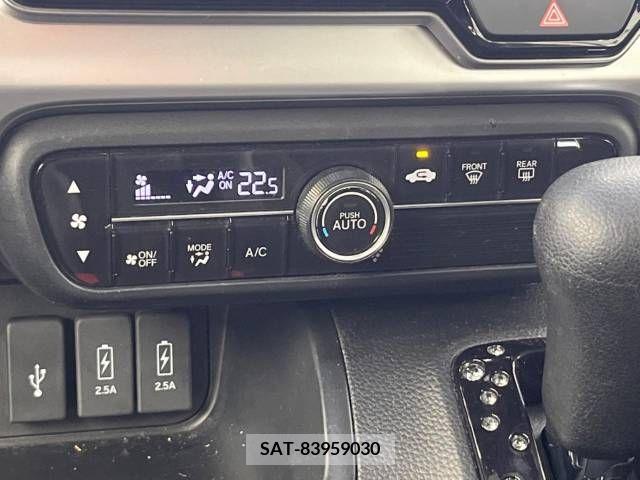 Honda N BOX CUSTOM 2018-05 250947-11