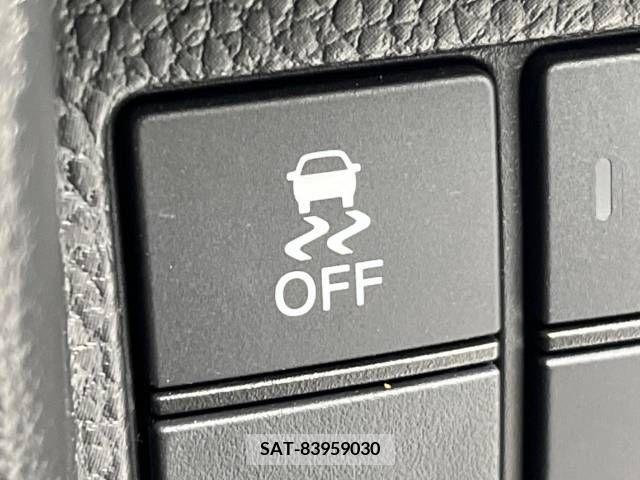 Honda N BOX CUSTOM 2018-05 250947-18