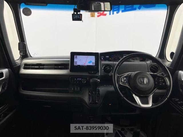 Honda N BOX CUSTOM 2018-05 250947-1