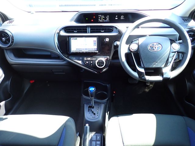 Toyota AQUA 2020-10 20997-1
