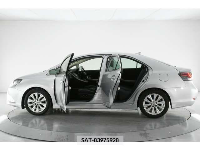 Lexus HS 2014-11 220194-5