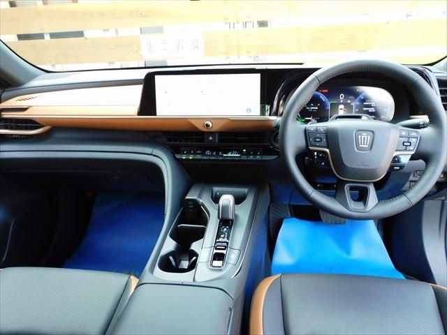 Toyota CROWN 2022-11 6635-8