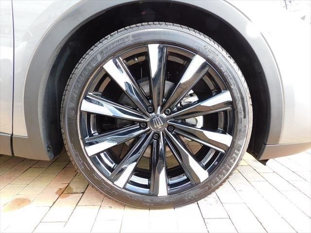 Toyota CROWN 2022-11 6635-7