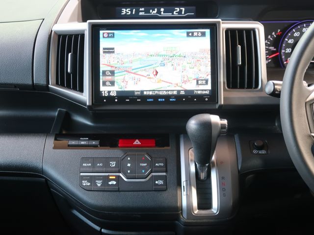 Honda e 2015-03 27255-11