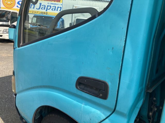 Hino DUTRO 2005-11 13965-7