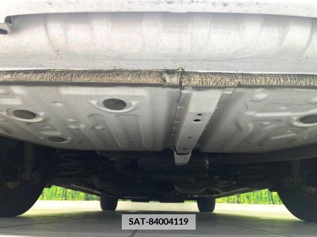 Toyota NOAH 2017-07 341566-19