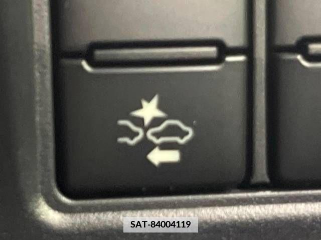 Toyota NOAH 2017-07 341566-2