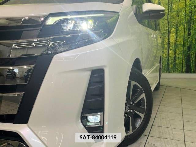 Toyota NOAH 2017-07 341566-12