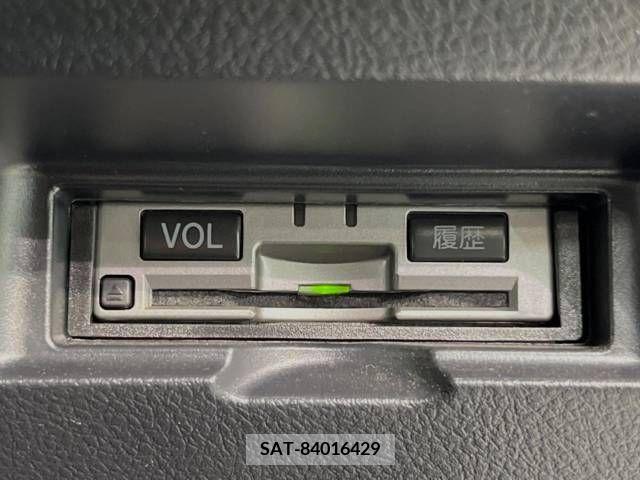 Toyota VITZ 2017-10 370154-4