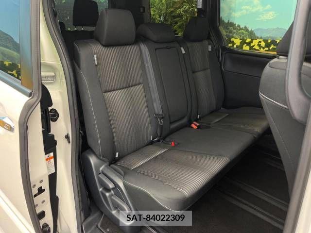 Toyota VOXY 2019-02 321607-8