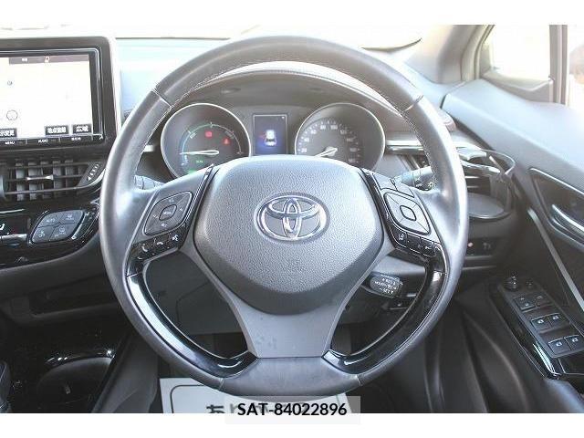Toyota C-HR 2017-01 221592-16