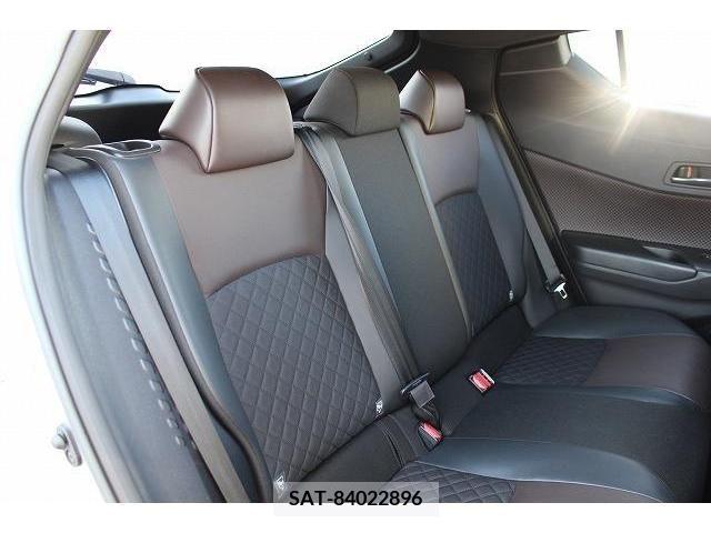 Toyota C-HR 2017-01 221592-15