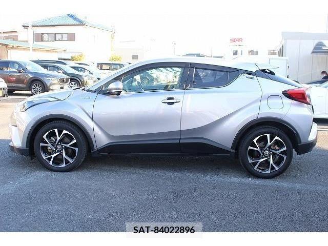 Toyota C-HR 2017-01 221592-10