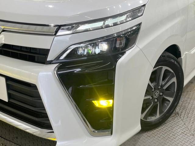 Toyota VOXY 2019-02 23743-12