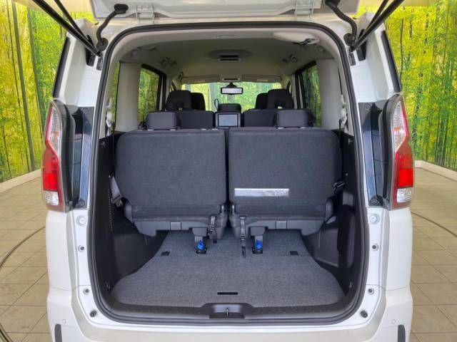 Nissan SERENA 2017-04 13638-10