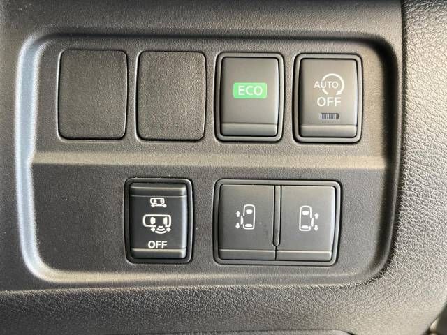 Nissan SERENA 2017-04 13638-6