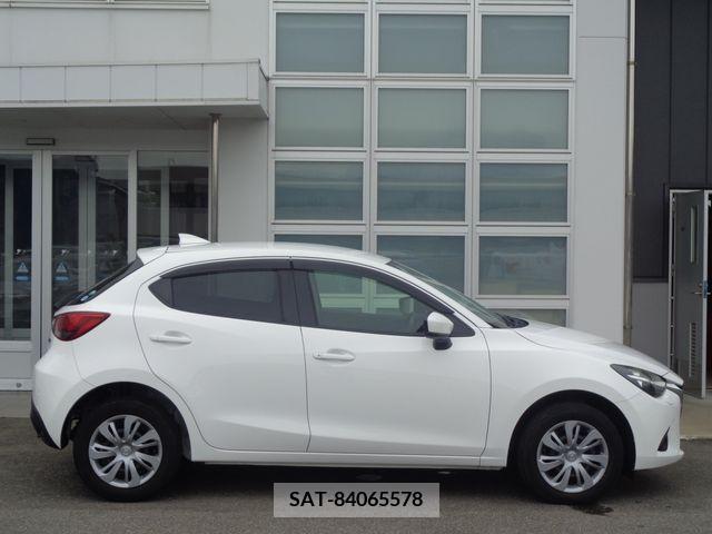 Mazda DEMIO 2018-02 396402-22