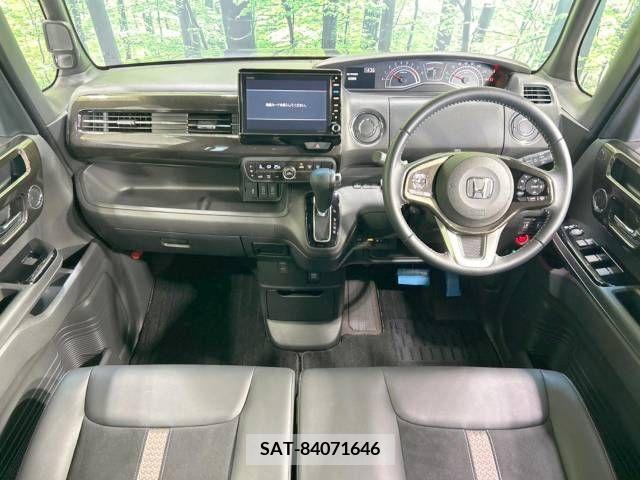 Honda N BOX CUSTOM 2019-04 279018-1