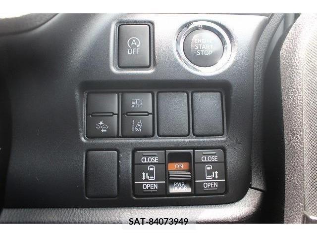 Toyota VOXY 2018-07 370322-4