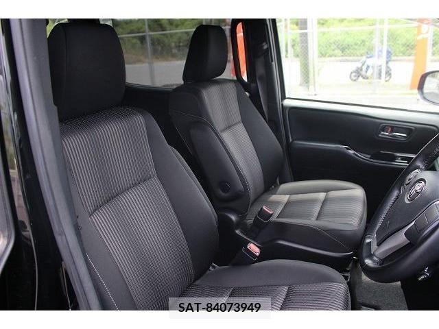 Toyota VOXY 2018-07 370322-12