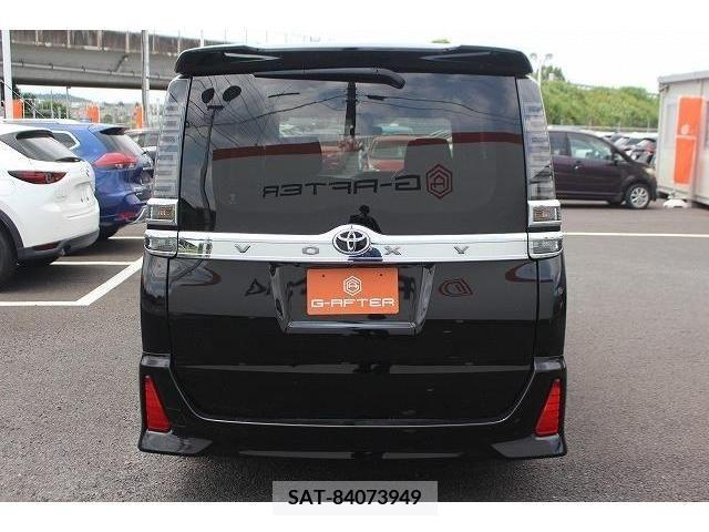 Toyota VOXY 2018-07 370322-7