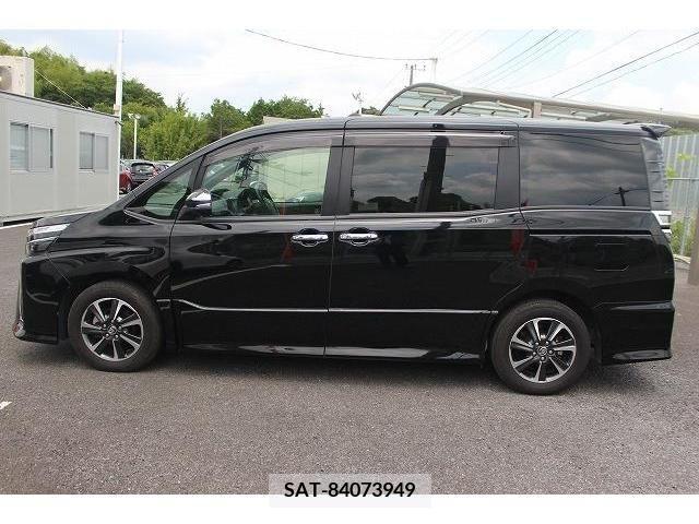 Toyota VOXY 2018-07 370322-8