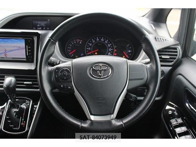 Toyota VOXY 2018-07 370322-16