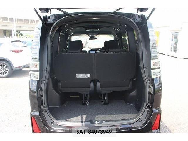 Toyota VOXY 2018-07 370322-14