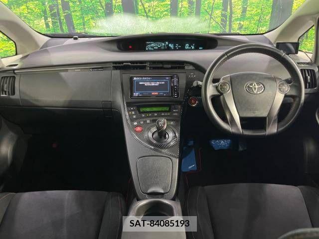 Toyota PRIUS 2013-10 341926-1