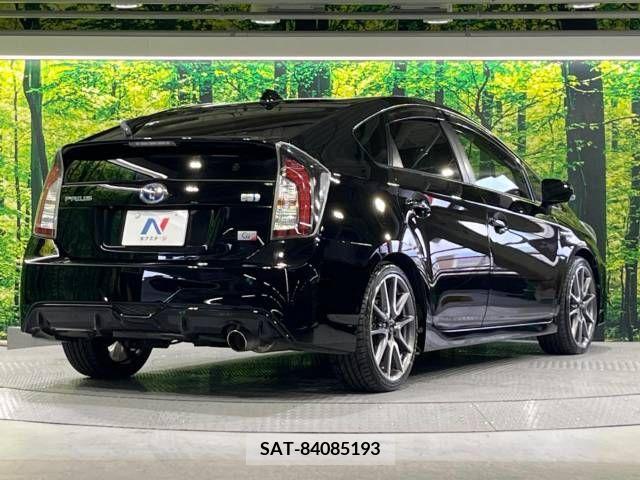 Toyota PRIUS 2013-10 341926-17