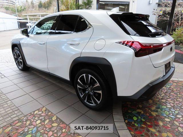 Lexus UX 2022-11 218440-11