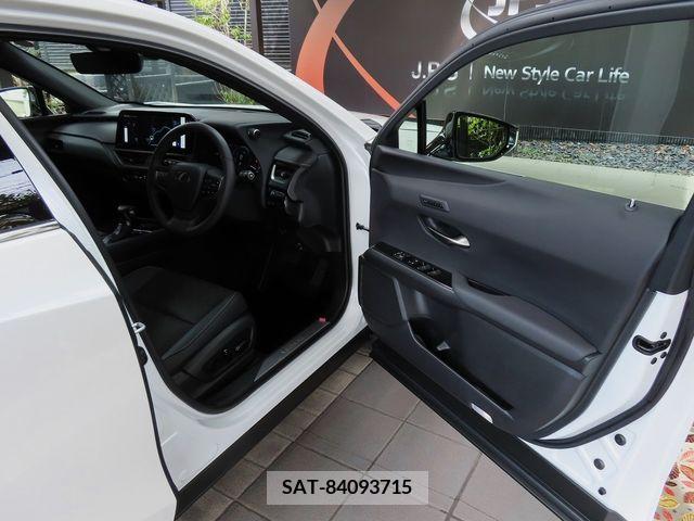 Lexus UX 2022-11 218440-14